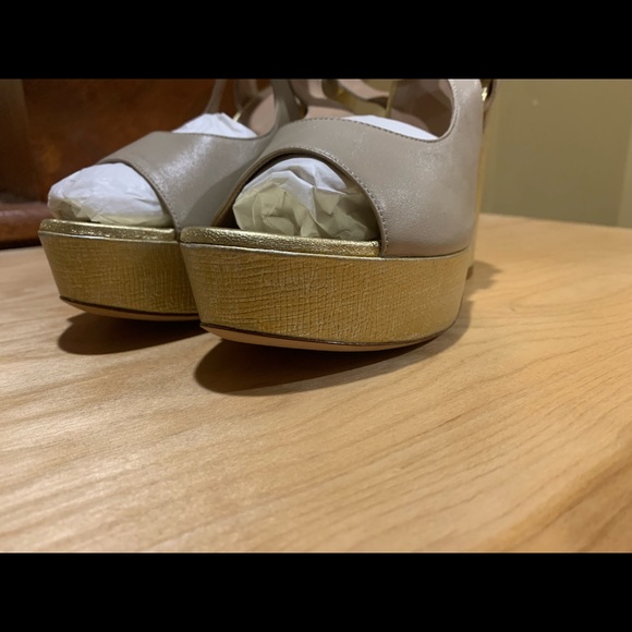 Blue Velcro Strap Heels (Pumps) - OYSBY London EUR Size 37 US Size 6.5 (NWOT) - Picture 13 of 16